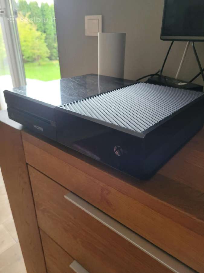Xbox konsolė, su kinektu, pulteliais ir žaidimais - nuotraukos Nr. 2