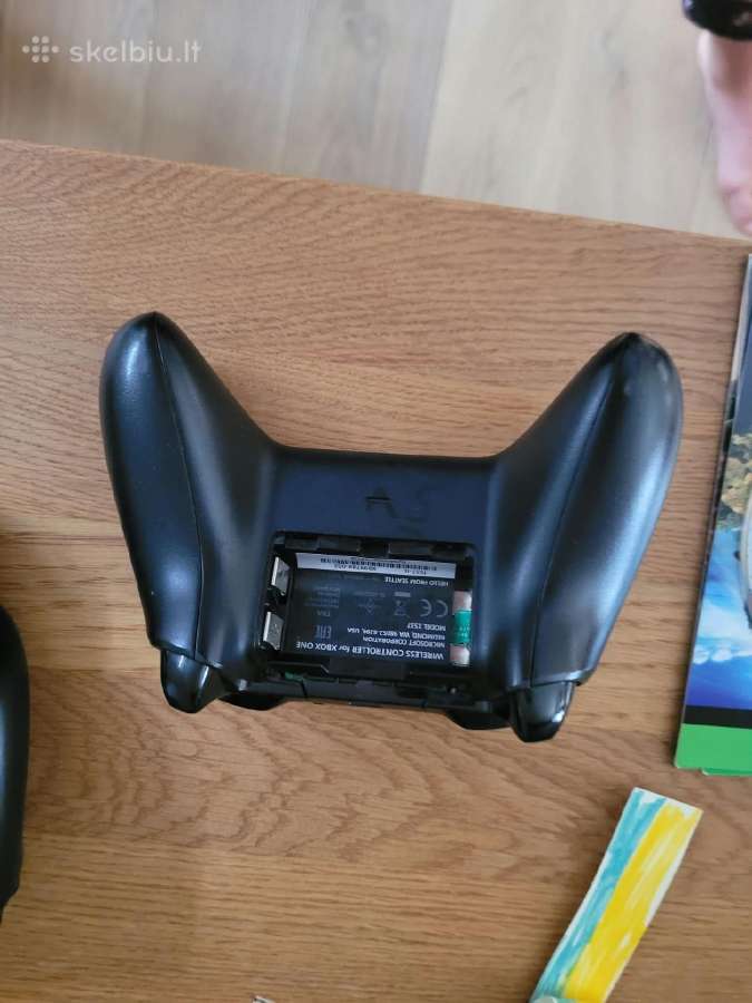 Xbox konsolė, su kinektu, pulteliais ir žaidimais - nuotraukos Nr. 14