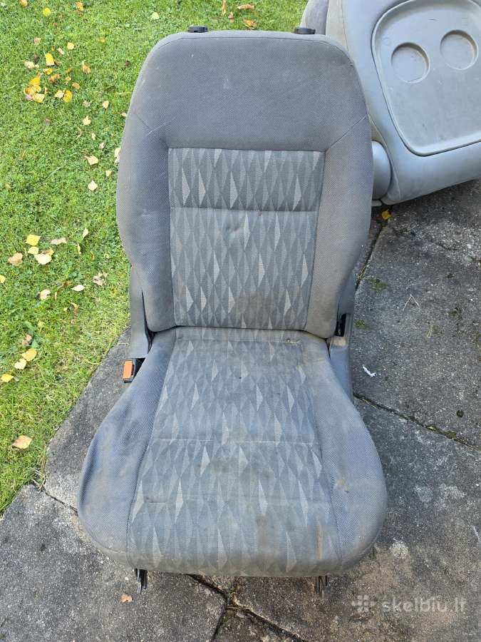 Parduodu sėdynės. Vieneto kaina 50 eur. - nuotraukos Nr. 2