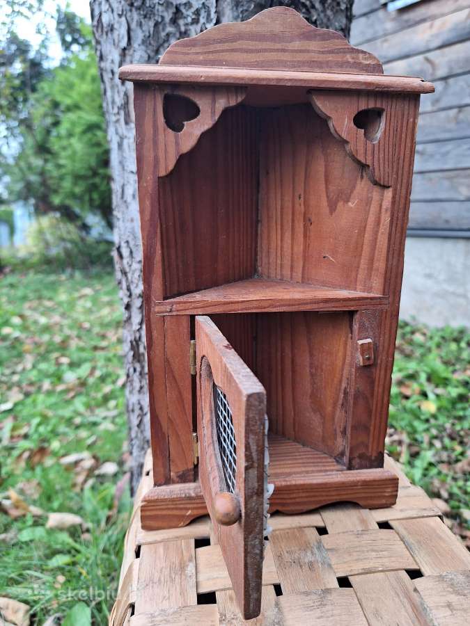 Vintage kampinė spintutė - nuotraukos Nr. 3