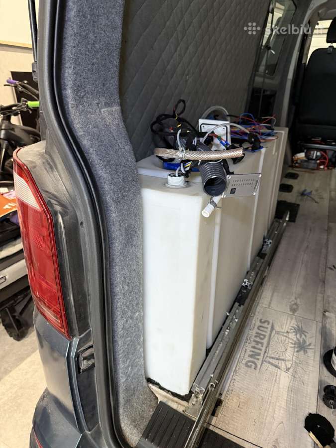 VW T5 / T6 vandens bakas ant galinės arkos - nuotraukos Nr. 2