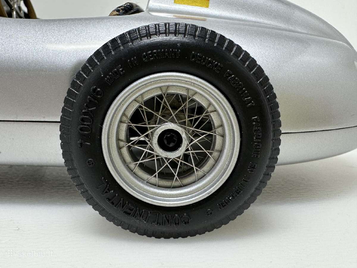 Mercedes-benz W196 1954 Silverarrow sidab 1:18 - nuotraukos Nr. 10