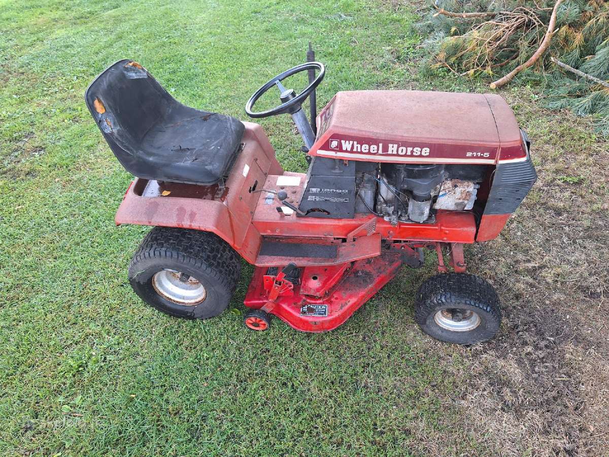 Toro Wheel Horse211-5 B&s 10hp Sodo traktoriukas - nuotraukos Nr. 4