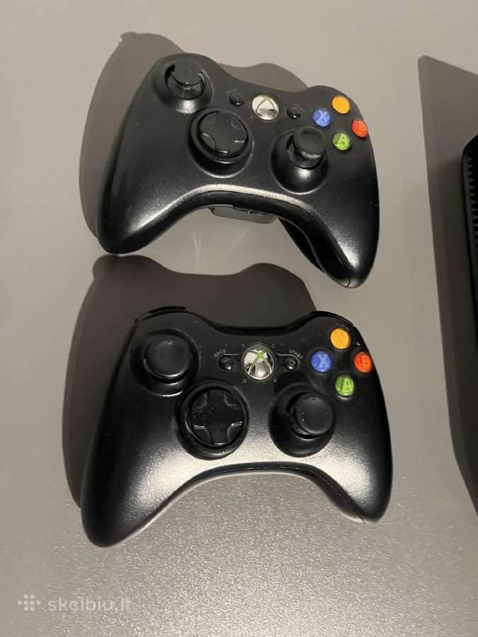 Xbox 360 + 2 pulteliai + Kinect + 18 žaidimų - nuotraukos Nr. 3