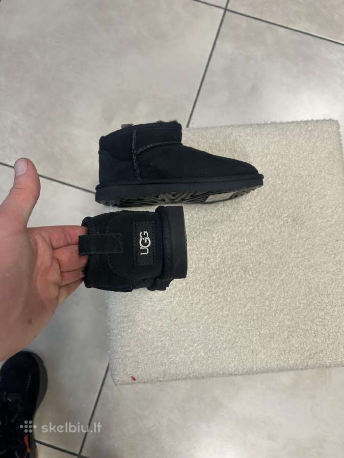 Ugg Classic Mini II juodi zomšiniai vaikiski - nuotraukos Nr. 3