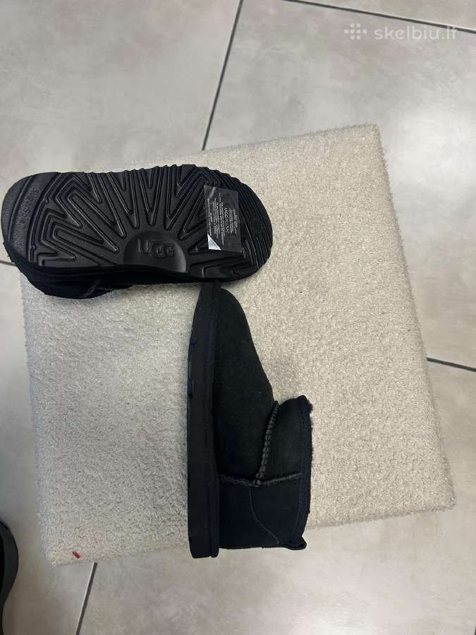 Ugg Classic Mini II juodi zomšiniai vaikiski - nuotraukos Nr. 4