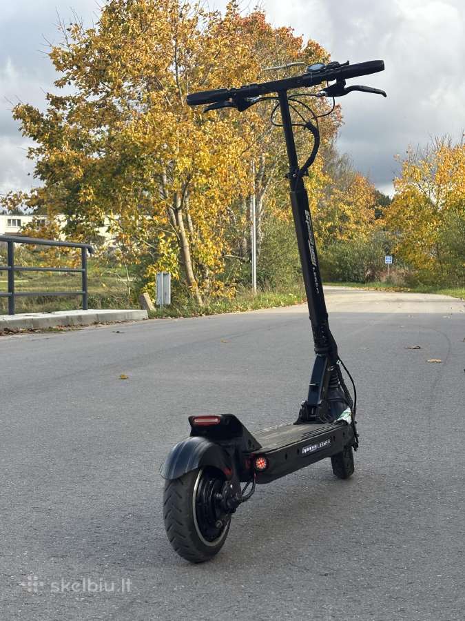 Parduodu gražu ir stilinga paspirtuką būklę 8/10 - nuotraukos Nr. 4
