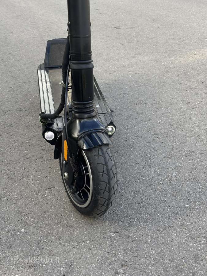Parduodu gražu ir stilinga paspirtuką būklę 8/10 - nuotraukos Nr. 8