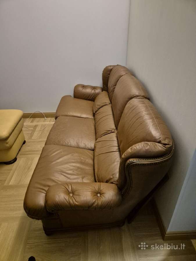 Odinė sofa ir pufas - nuotraukos Nr. 3