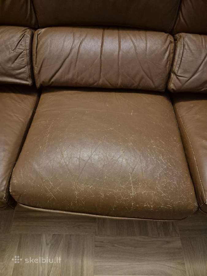 Odinė sofa ir pufas - nuotraukos Nr. 7