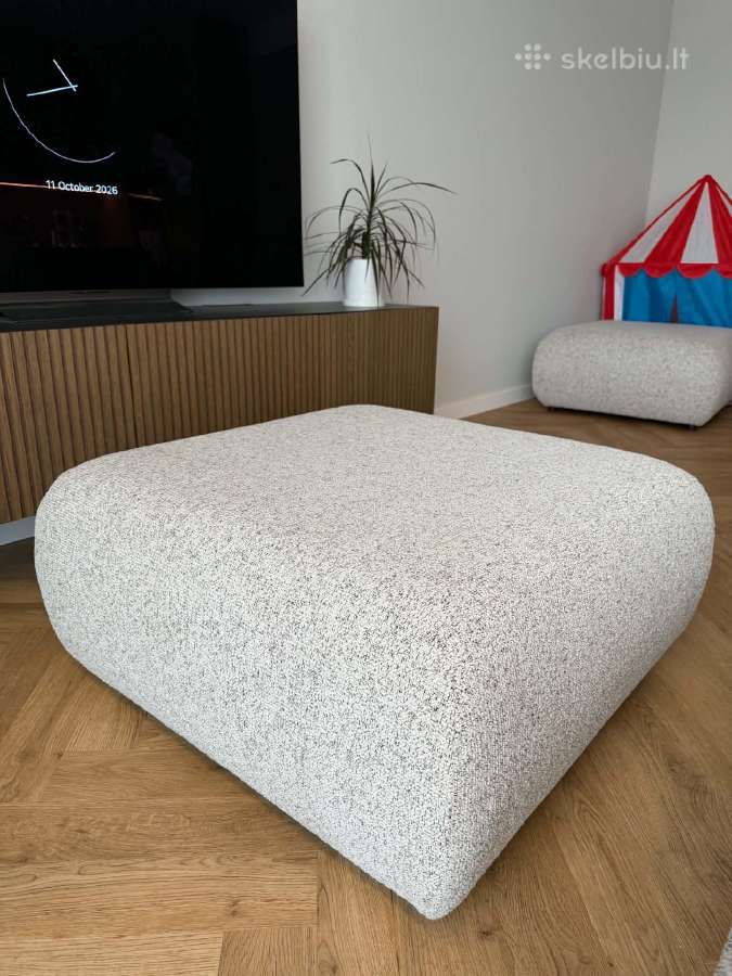 Graži, geros kokybės sofa lova su dviem pufais - nuotraukos Nr. 7