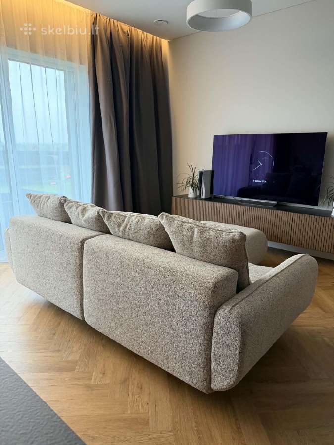 Graži, geros kokybės sofa lova su dviem pufais - nuotraukos Nr. 2