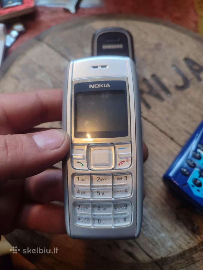 Seni mygtukiniai telefonai - nuotraukos Nr. 4
