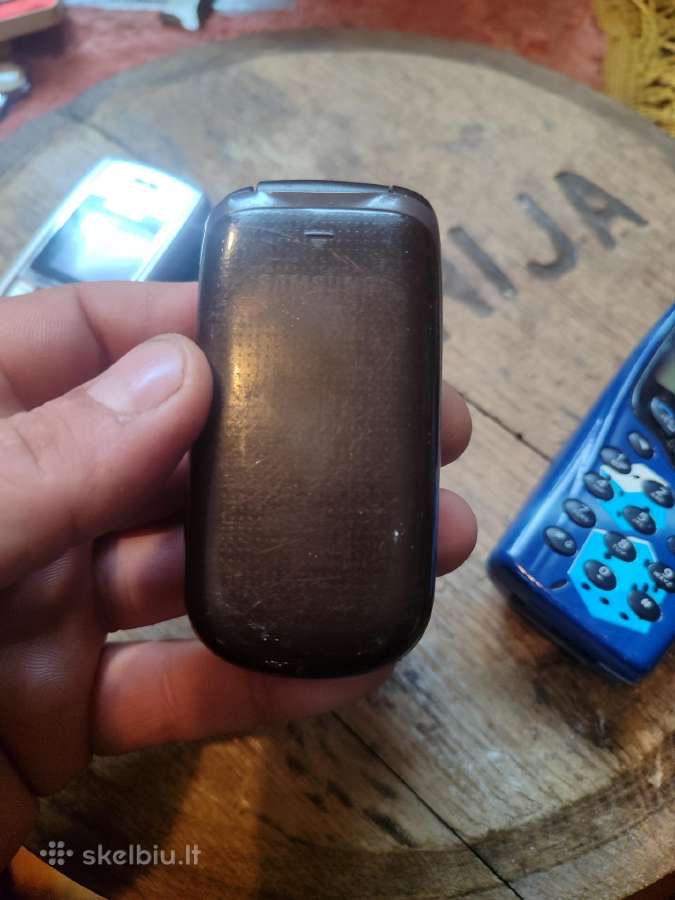 Seni mygtukiniai telefonai - nuotraukos Nr. 8
