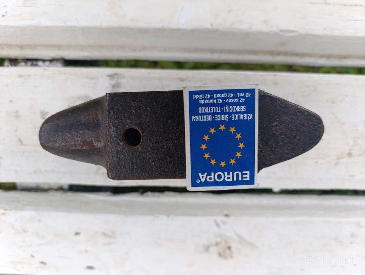 Mažas stalinis priekalas -2,5kg-30€ - nuotraukos Nr. 3