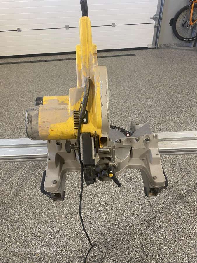 Dewalt stalas su skersinio pjovimo pjūklu - nuotraukos Nr. 4