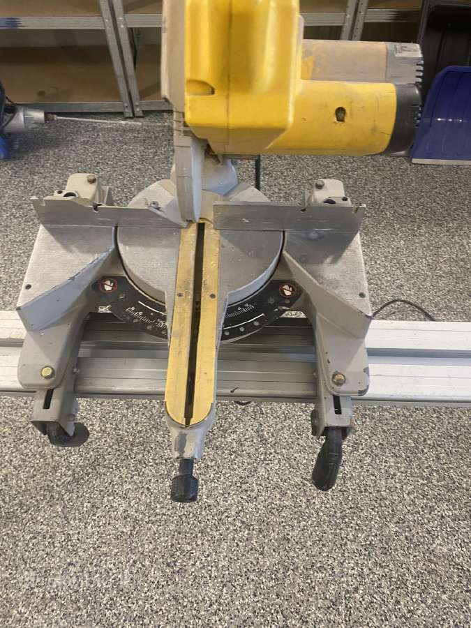 Dewalt stalas su skersinio pjovimo pjūklu - nuotraukos Nr. 6