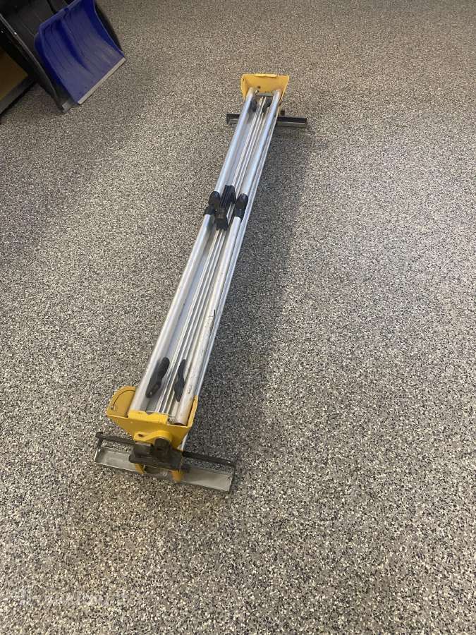 Dewalt stalas su skersinio pjovimo pjūklu - nuotraukos Nr. 8