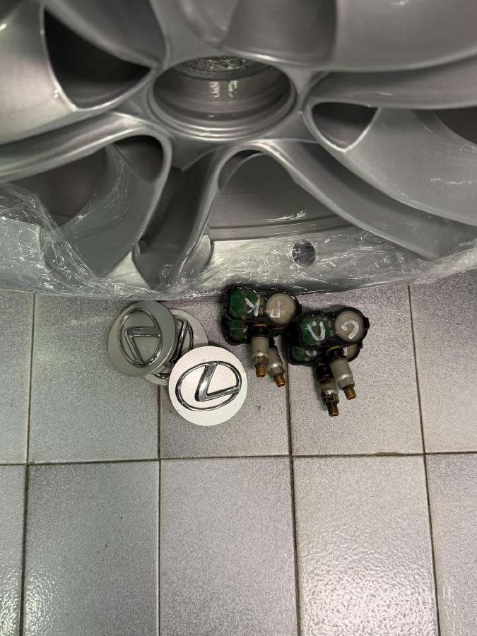 Lexus R18 ratlankiai - nuotraukos Nr. 4