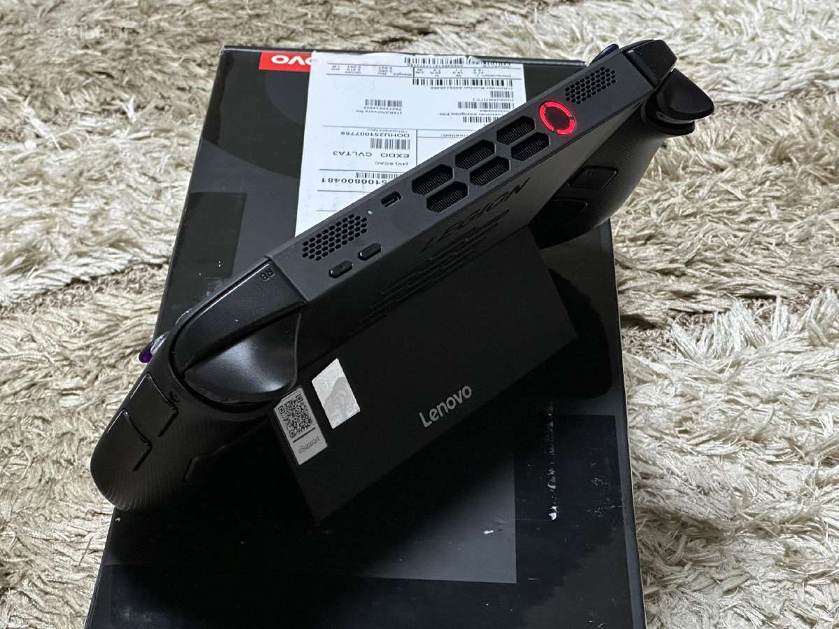 Parduodu Legion Go 2 Z2 Extreme, 32/1tb Oled - nuotraukos Nr. 3