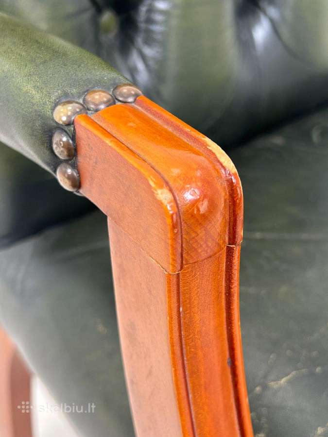 Chesterfield riešutmedžio krėslas - nuotraukos Nr. 15