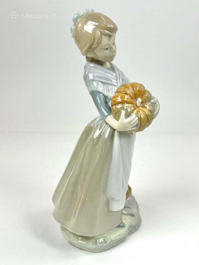 Nao by Lladro mergaitės su moliūgais statula - nuotraukos Nr. 4