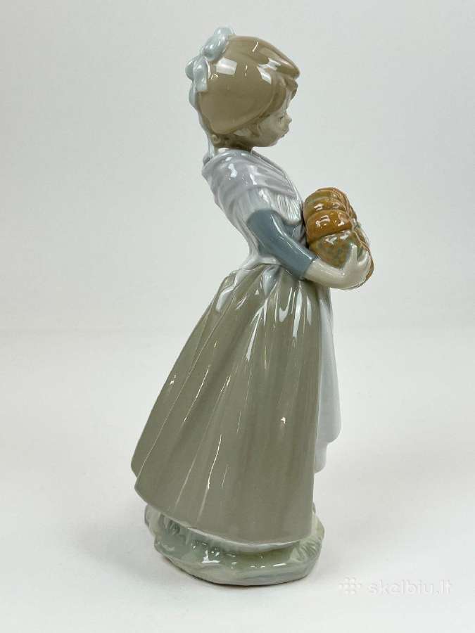Nao by Lladro mergaitės su moliūgais statula - nuotraukos Nr. 8