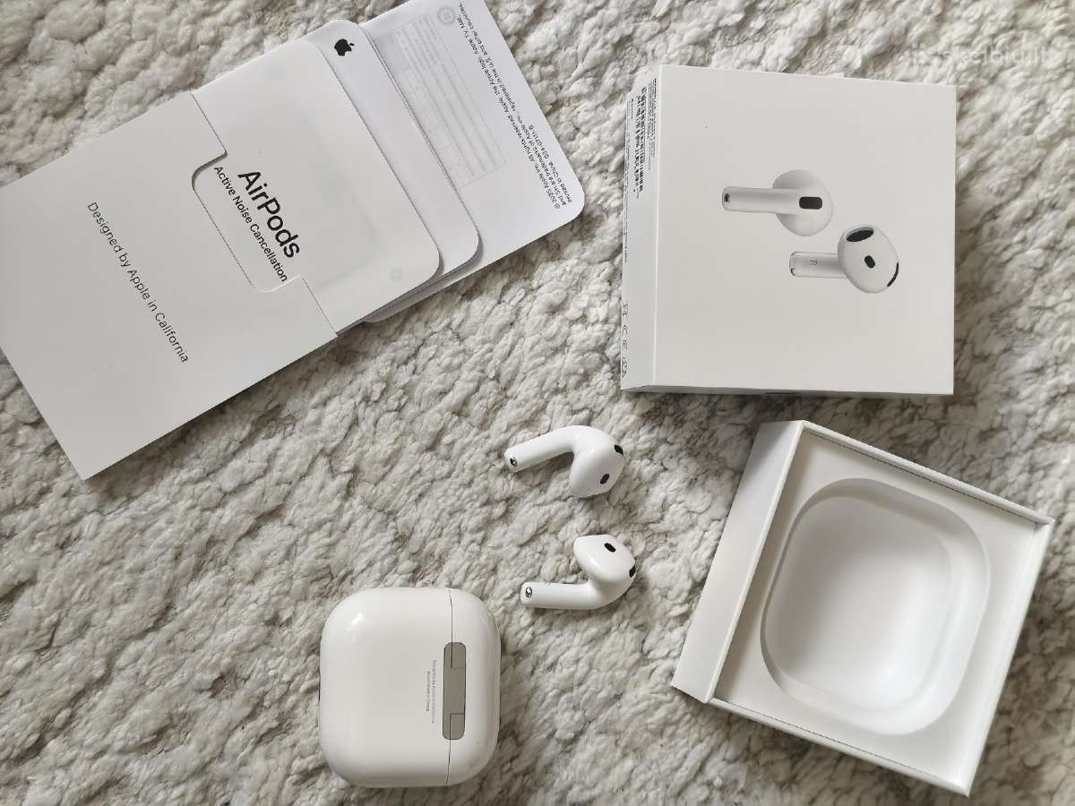 Airpods 4 su garso slopinimu - nuotraukos Nr. 2