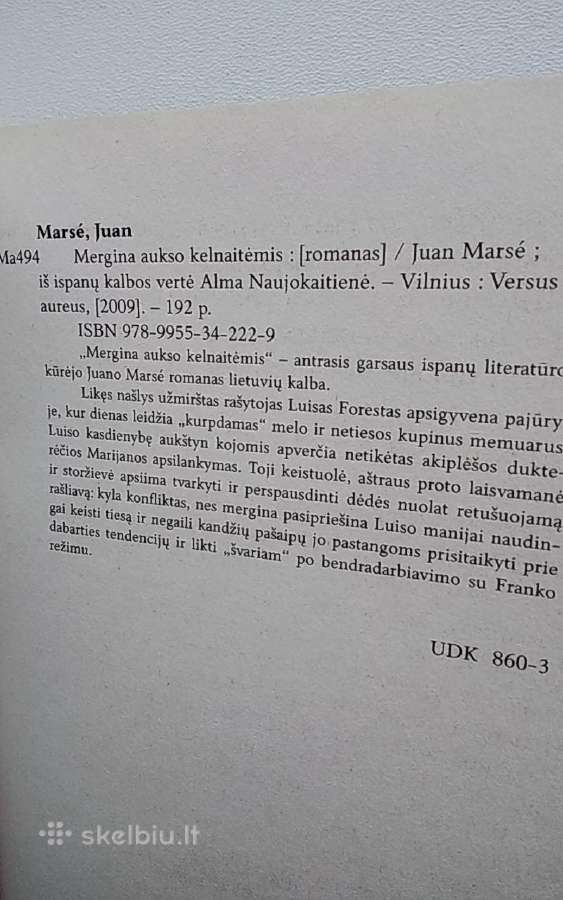 Mergina aukso kelnaitėmis - nuotraukos Nr. 3