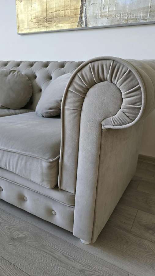 Chesterfield stiliaus sofų komplektas su staliuku - nuotraukos Nr. 5
