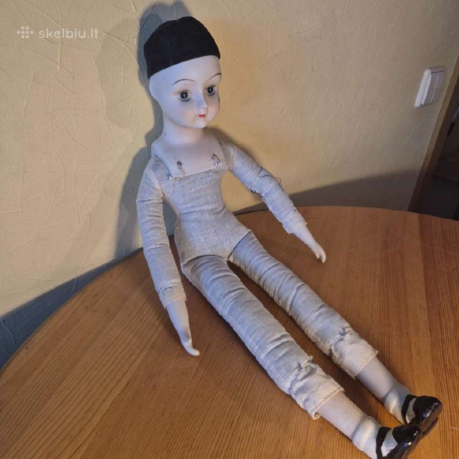 Vintažinė porcelianinė lėlė Pierrot (Pjero / Liūdn - nuotraukos Nr. 4
