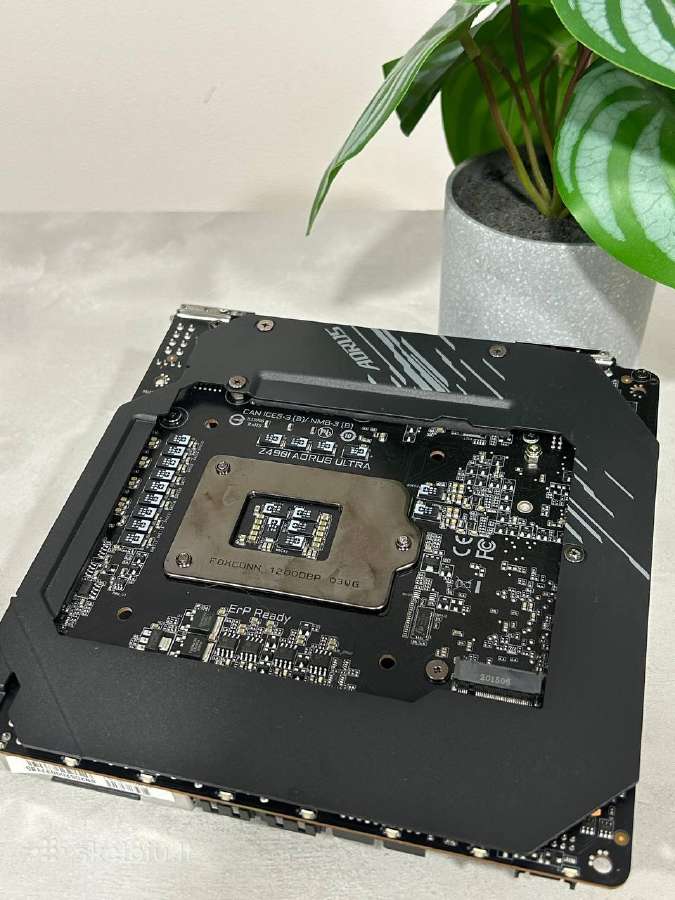 Motininė plokštė Gigabyte Z490i Aorus Ultra - nuotraukos Nr. 3