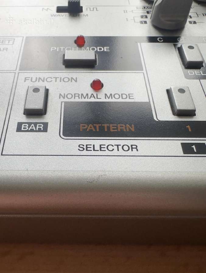 Roland TB-03 - nuotraukos Nr. 7