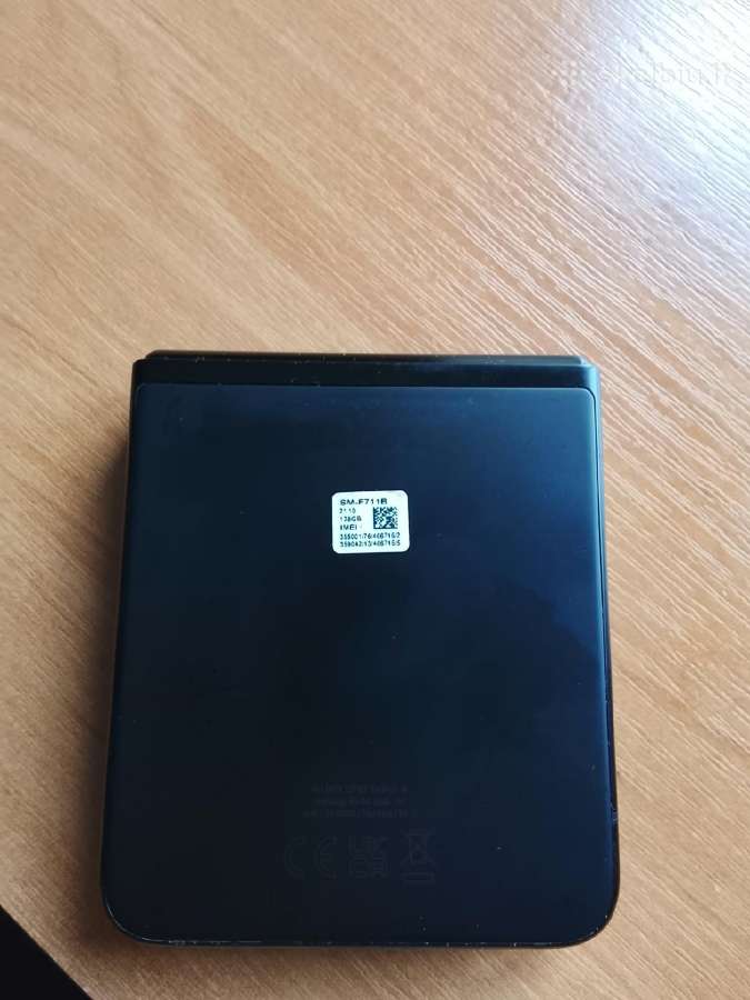 Samsung galaxy zflip 3 - nuotraukos Nr. 2