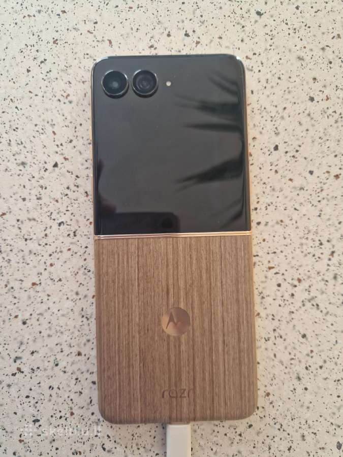 Motorola razr 60 ultra, su defektu - nuotraukos Nr. 4