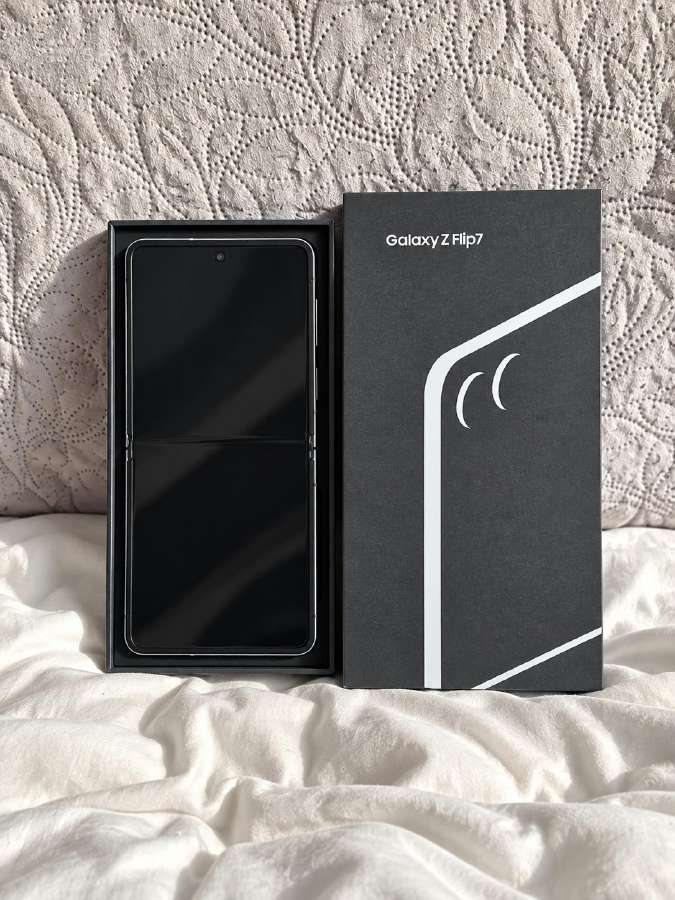 Samsung Galaxy Z Flip7 12 GB / 256 GB - nuotraukos Nr. 3