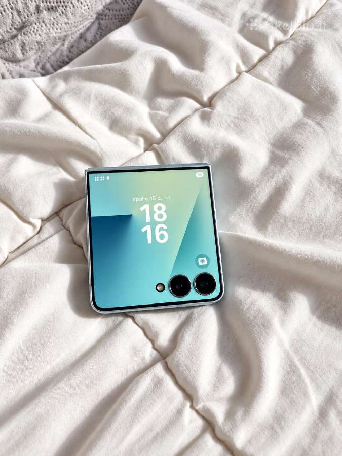 Samsung Galaxy Z Flip7 12 GB / 256 GB - nuotraukos Nr. 4