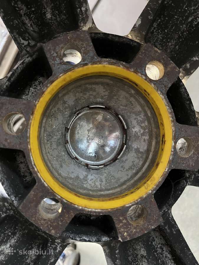 Toyota Hilux ratai su padangomis - nuotraukos Nr. 5