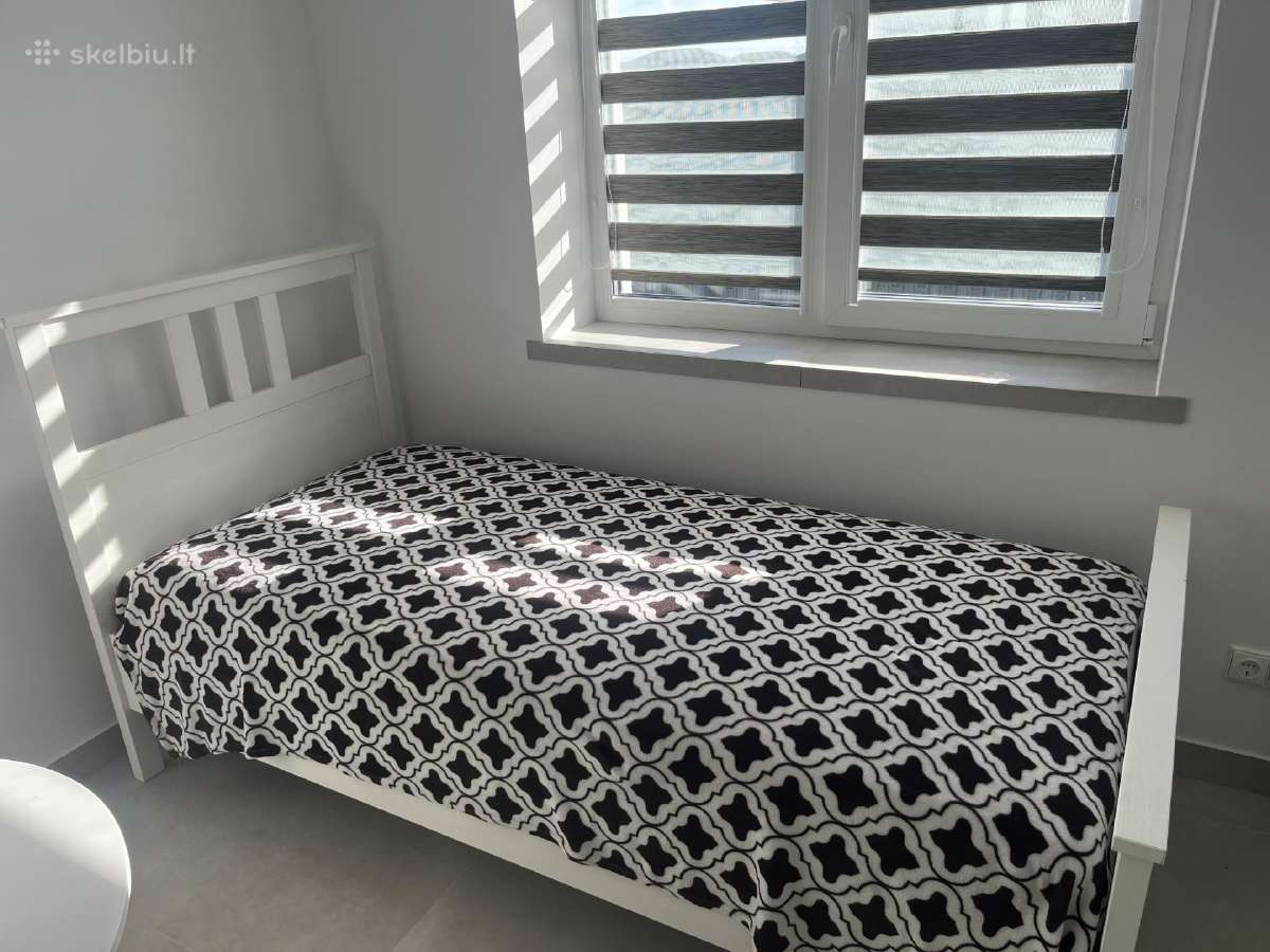Parduodama balta viengulė lova su čiužiniu (90x200 - nuotraukos Nr. 2