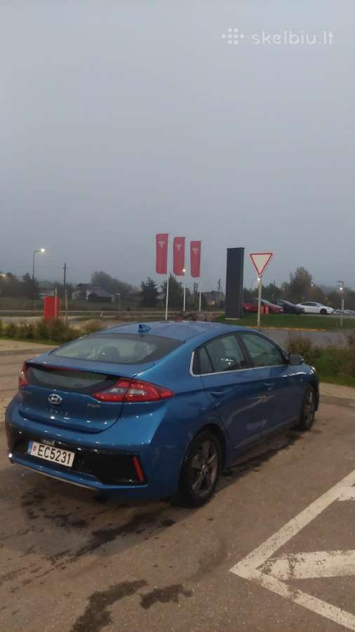 Puikios būklės įkraunamas hibridas Hyundai - nuotraukos Nr. 5
