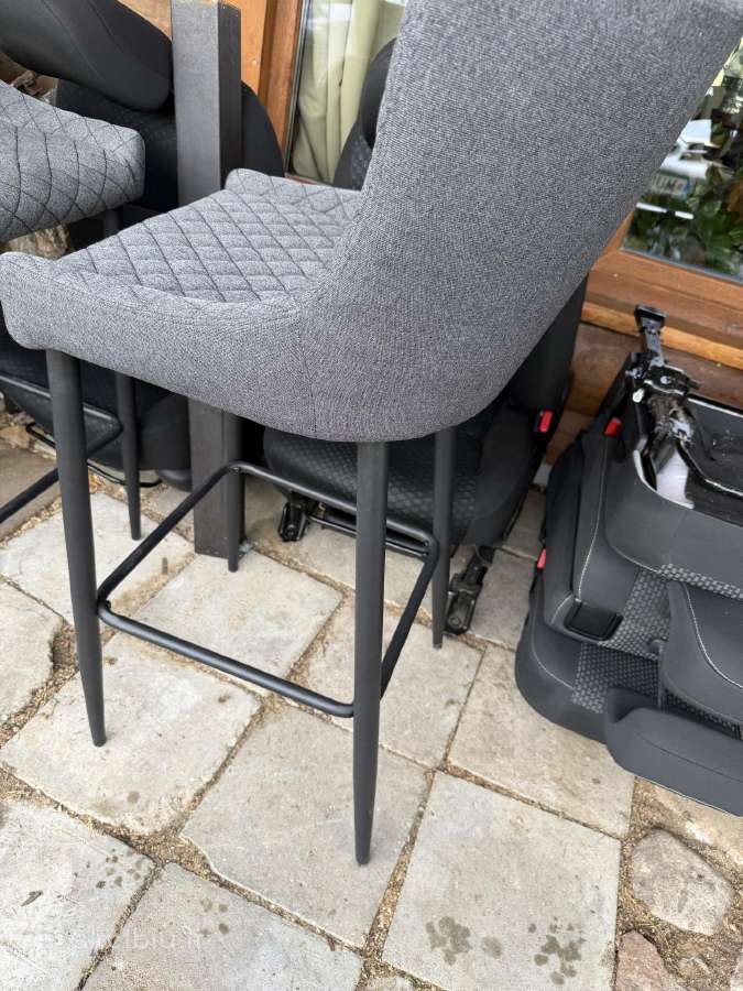 5 pilkos minkštos baro kėdės - nuotraukos Nr. 2