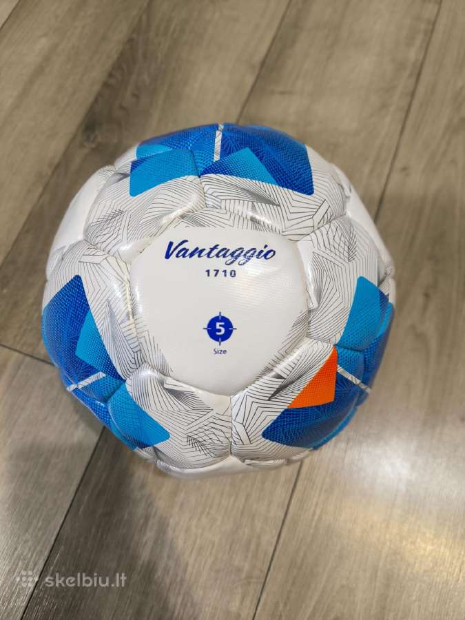 Naujas futbolo kamuolys - nuotraukos Nr. 2