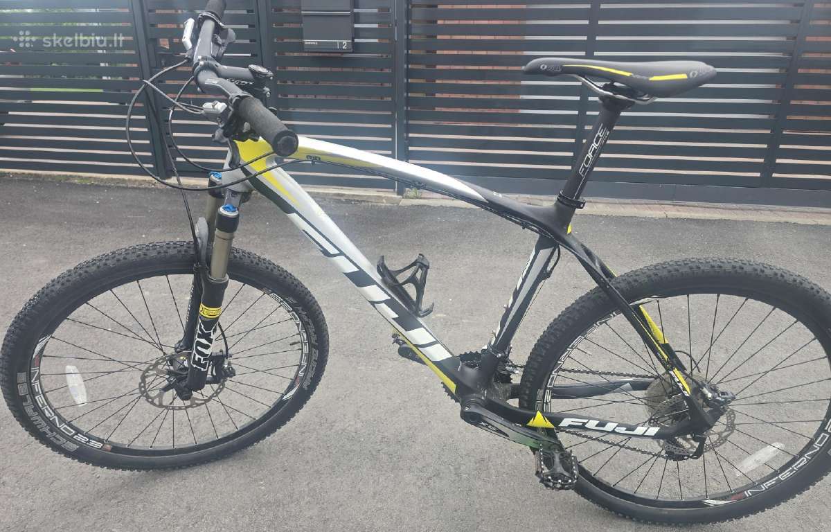 Lengvas karboninis kalnų dviratis Fuji – 19"/26" - nuotraukos Nr. 2