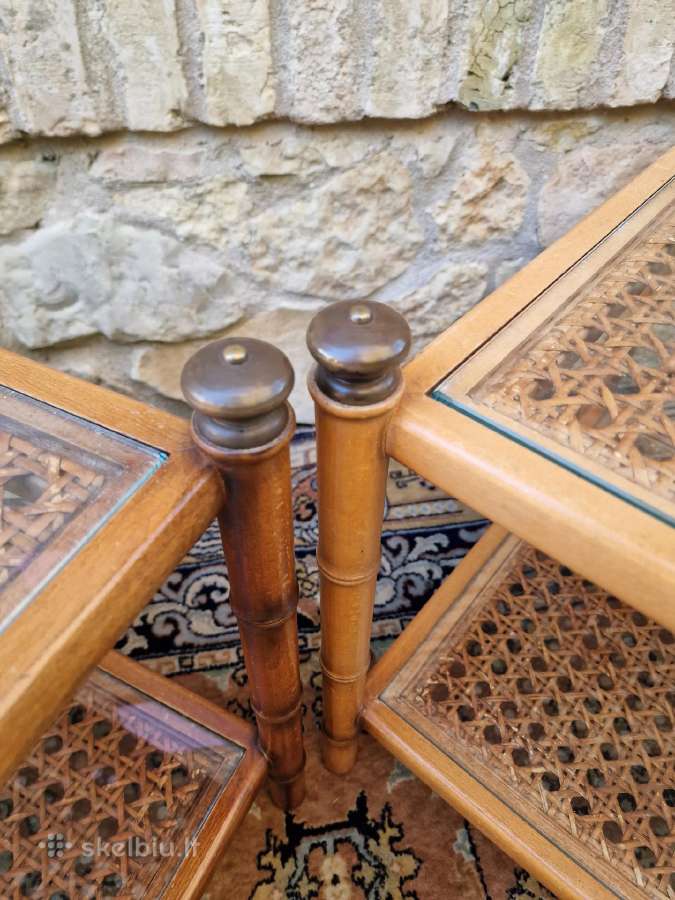 Vintažiniai medžio masyvo staliukai su ratangu - nuotraukos Nr. 13
