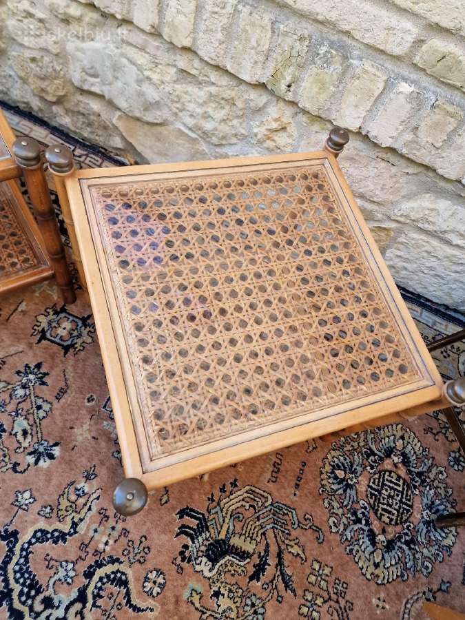 Vintažiniai medžio masyvo staliukai su ratangu - nuotraukos Nr. 15