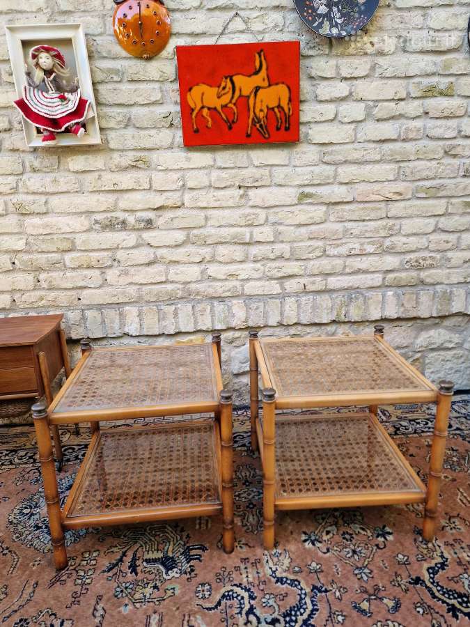 Vintažiniai medžio masyvo staliukai su ratangu - nuotraukos Nr. 22