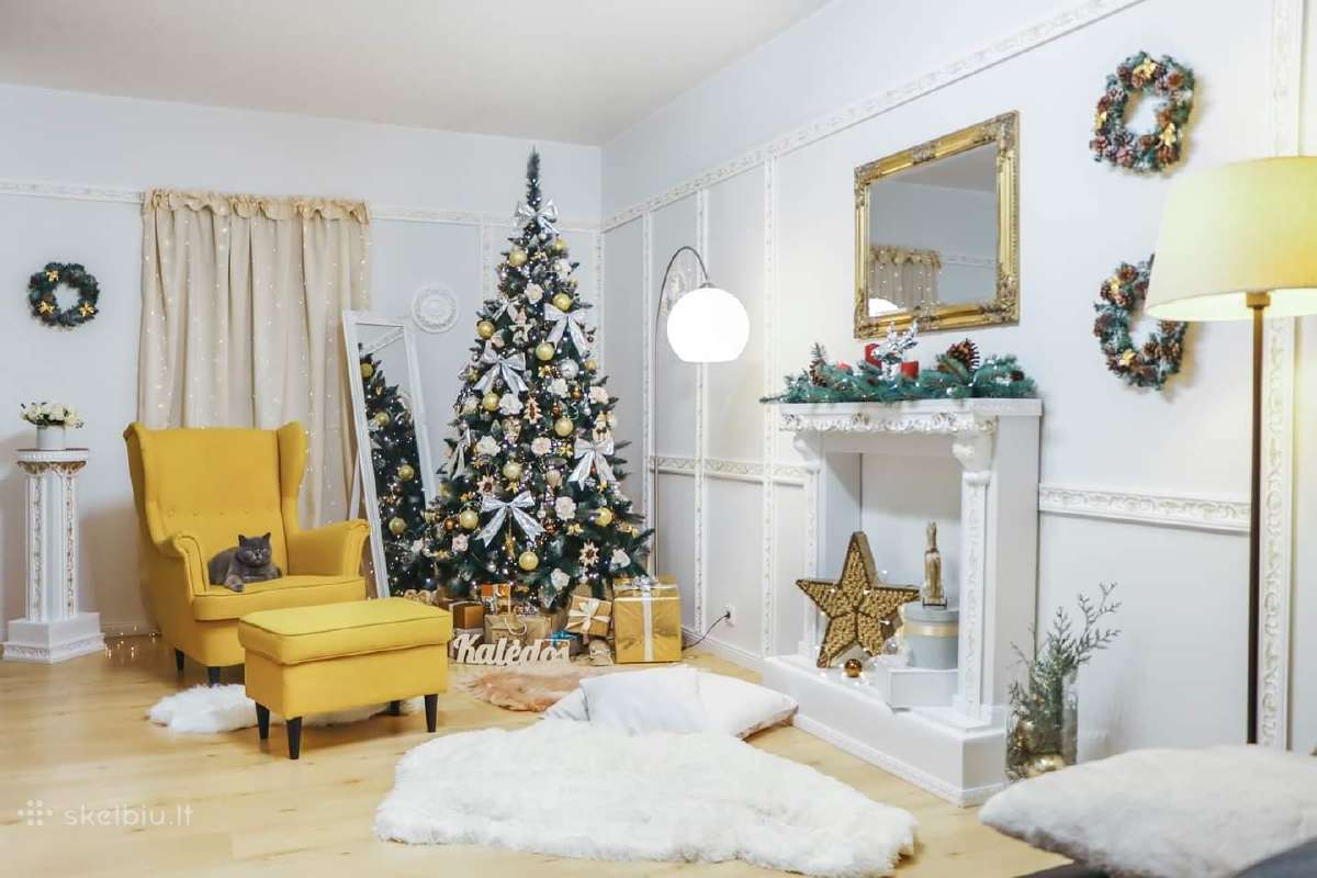 Dirbtinė eglė 220cm (su kankorėžiais) - nuotraukos Nr. 2