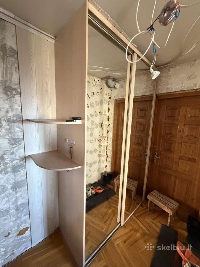 Veidrodinė rūbų spinta - nuotraukos Nr. 3