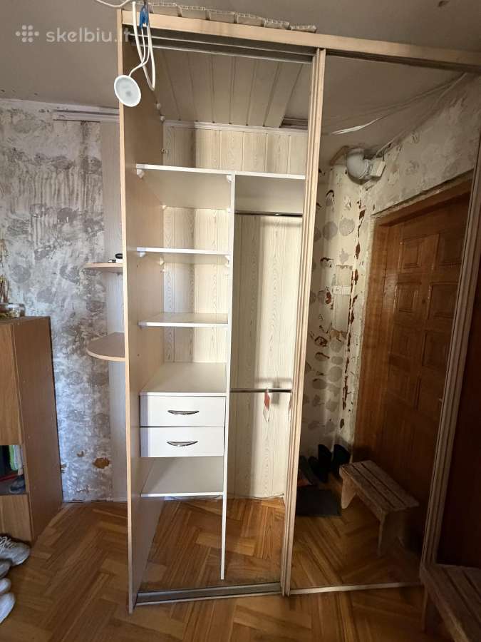 Veidrodinė rūbų spinta - nuotraukos Nr. 5