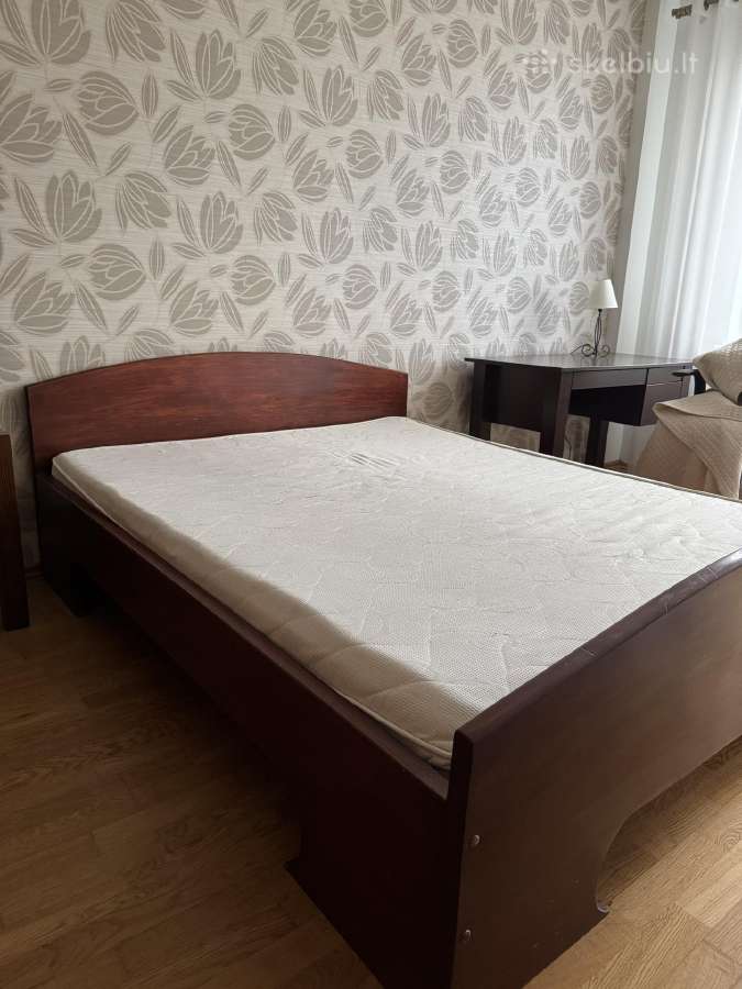 Medinė lova su čiužiniu 160*200 - nuotraukos Nr. 4